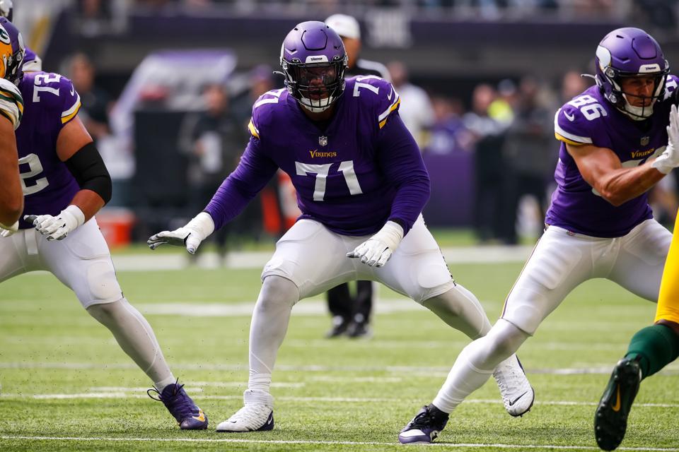 Pass Rush Issues, Offensive Line Strength Will Determine Vikings’ 2023 Season