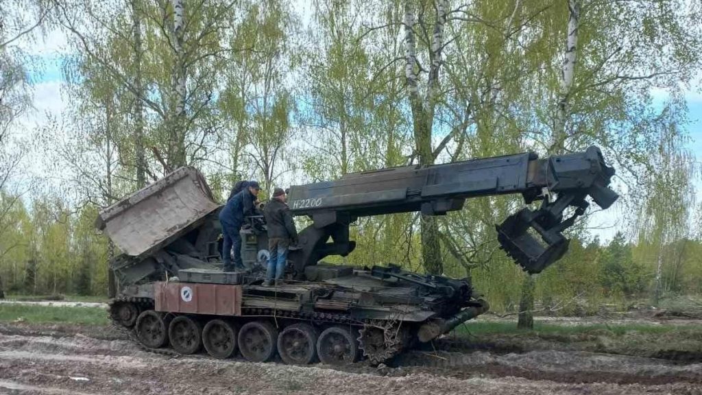 The Collapsing Soviet Army Left Behind Dozens Of IMR-2 Engineering Vehicles. The Ukrainian Army Eagerly Snatched Them Up.
