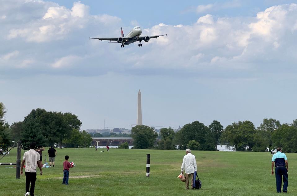 Delta Air Lines And Starbucks Give 1,000 Bonus Miles In New Promotion