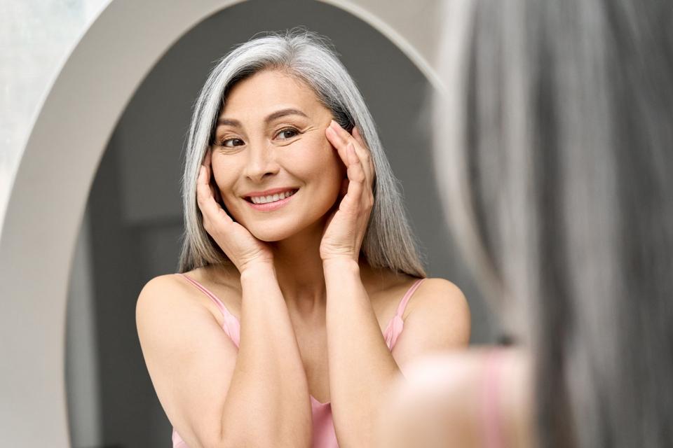A Safe And Effective Way To Add Retinol To Your Skincare Routine