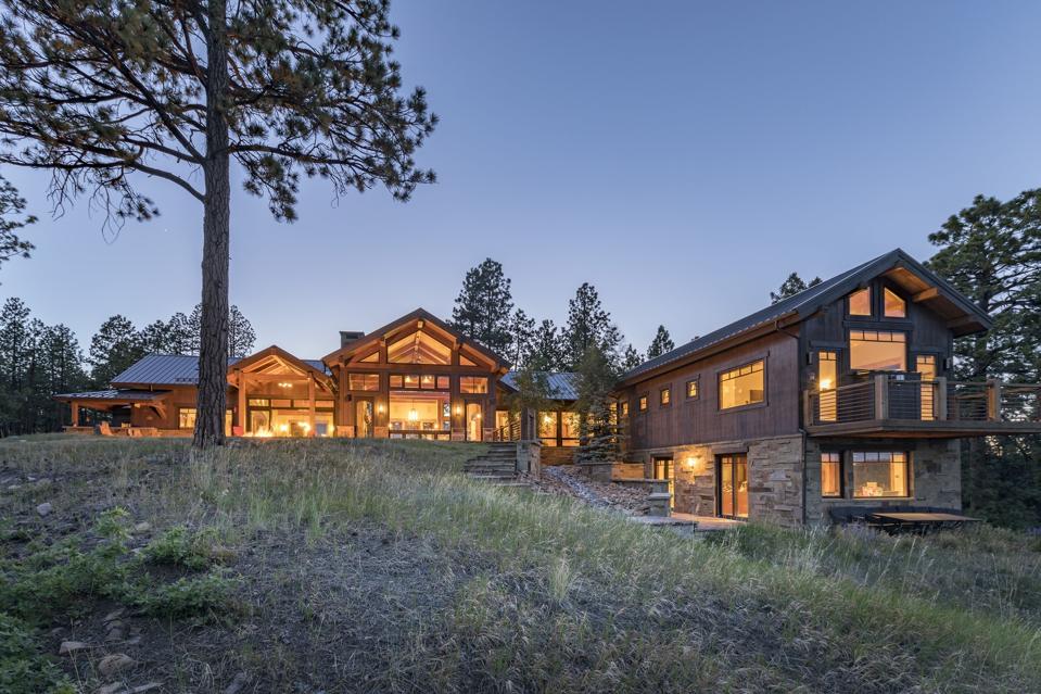 Inside A Sprawling $8 Million Spread In One Of Colorado’s Prettiest Ski Towns