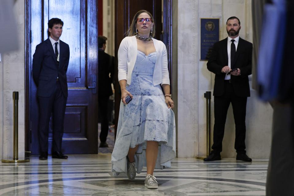 Ex-Democratic Sen. Sinema Plans For Significant GOP Support In Expected Reelection Bid, Report Says