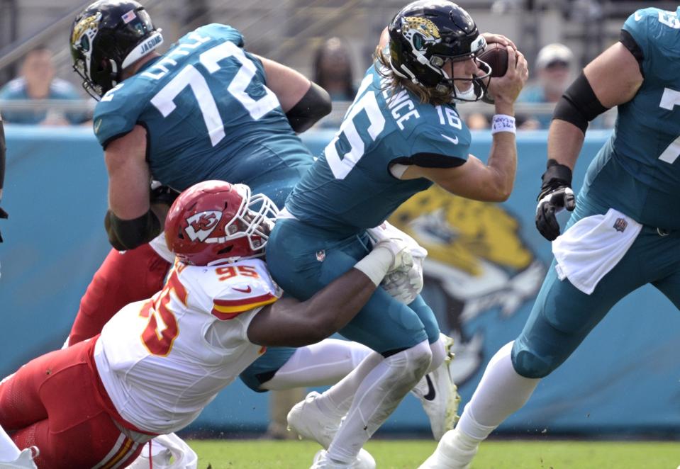 Kansas City Chiefs Holdout Chris Jones Excels In His Return Against Jaguars