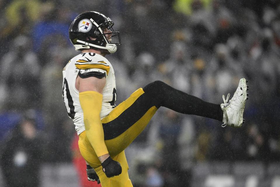 Steelers Will Try To Upset Bills Without NFL Sacks Leader J.T. Watt