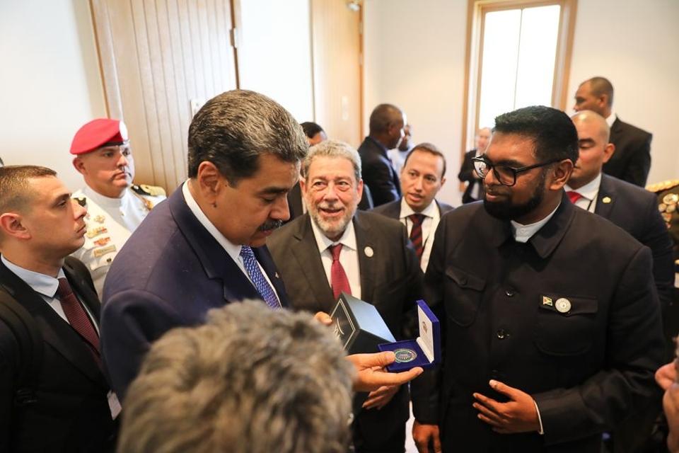 Maduro Meets Guyanese President And Makes Election Announcements