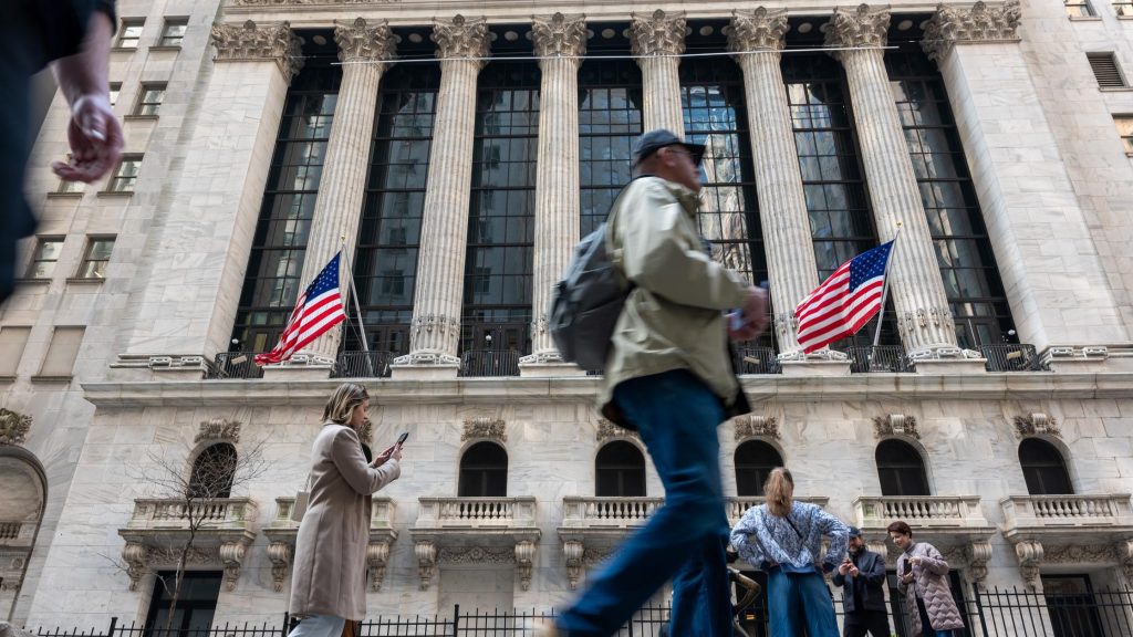 How Businesses Can Attract Government Spending