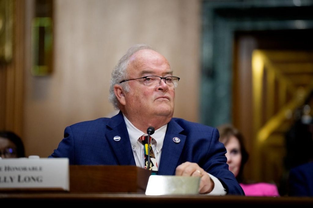 Former Congressman Billy Long Sworn In As New IRS Commissioner