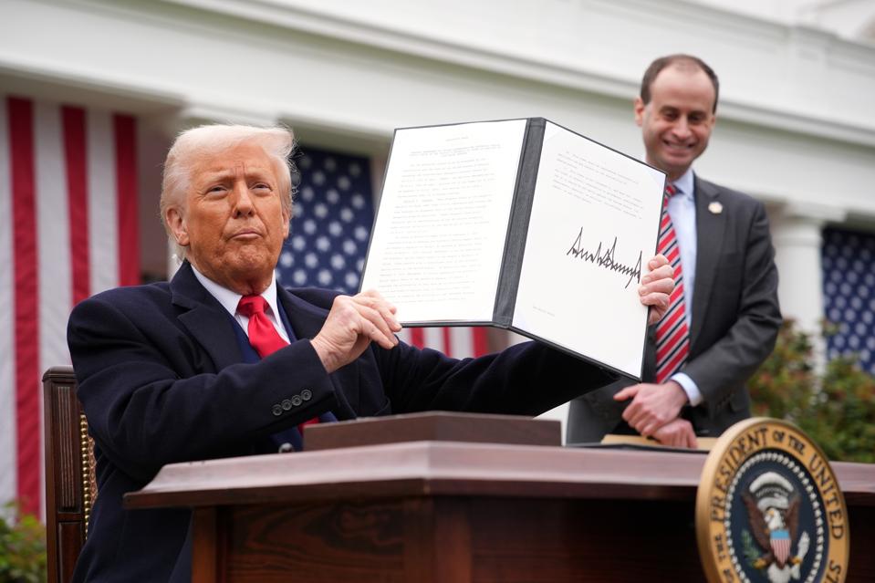 Trump’s New Tariffs Could Cost Households $2,400 This Year, Analysis Finds