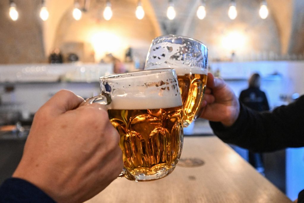 What Glass Should You Use For Lager? (And Why It Matters)