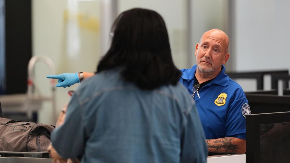 TSA Warns Staff ‘Illegitimate’ Absences During Shutdown ‘Will Not Be Tolerated’ In Partisan Email