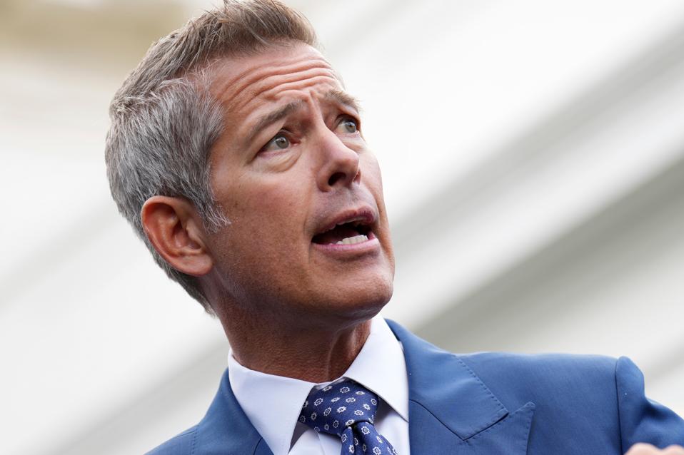 Travelers Could Face ‘Mass Chaos’ If Shutdown Lasts Another Week, Transportation Secretary Says