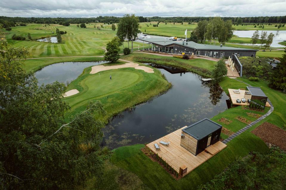 Estonian Mirrored Cabin Maker Bullish On Golf As Next Growth Vertical