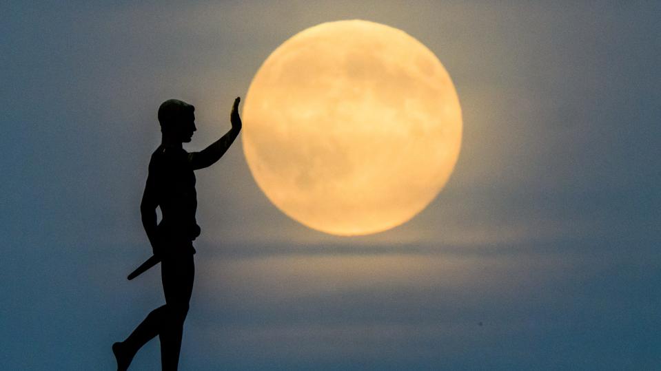 In Photos: Closest Supermoon In Six Years Lights Up November Skies