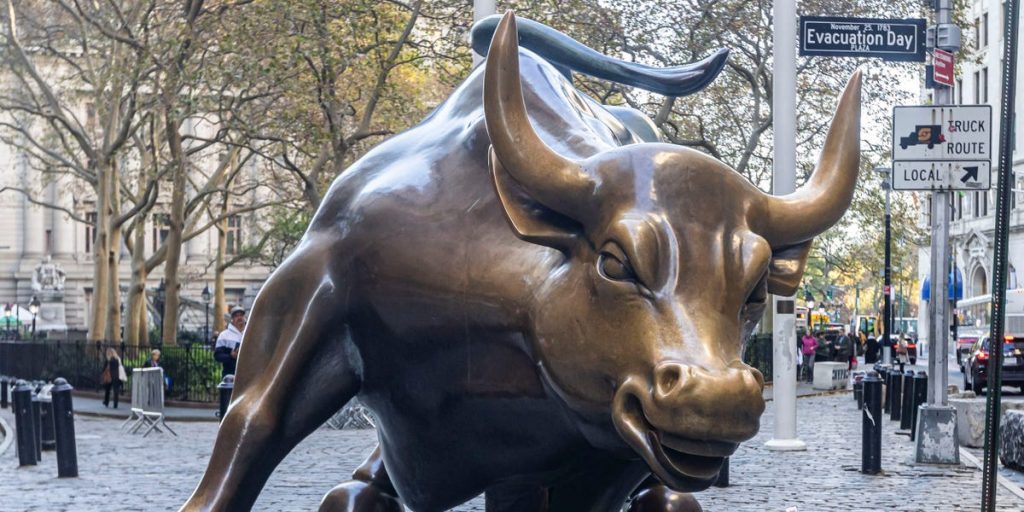 Private equity hit pause on junior banker recruiting, but January 1 could mean ‘all bets are off’