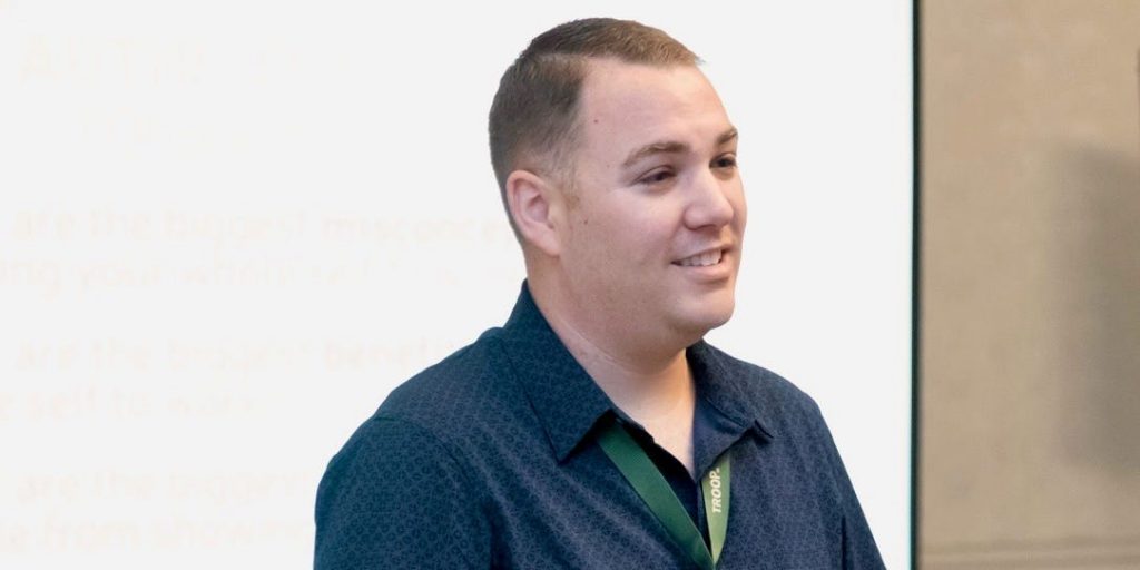 I’m a tech career coach. Do these 2 things immediately after getting laid off — and avoid this common mistake when using AI.