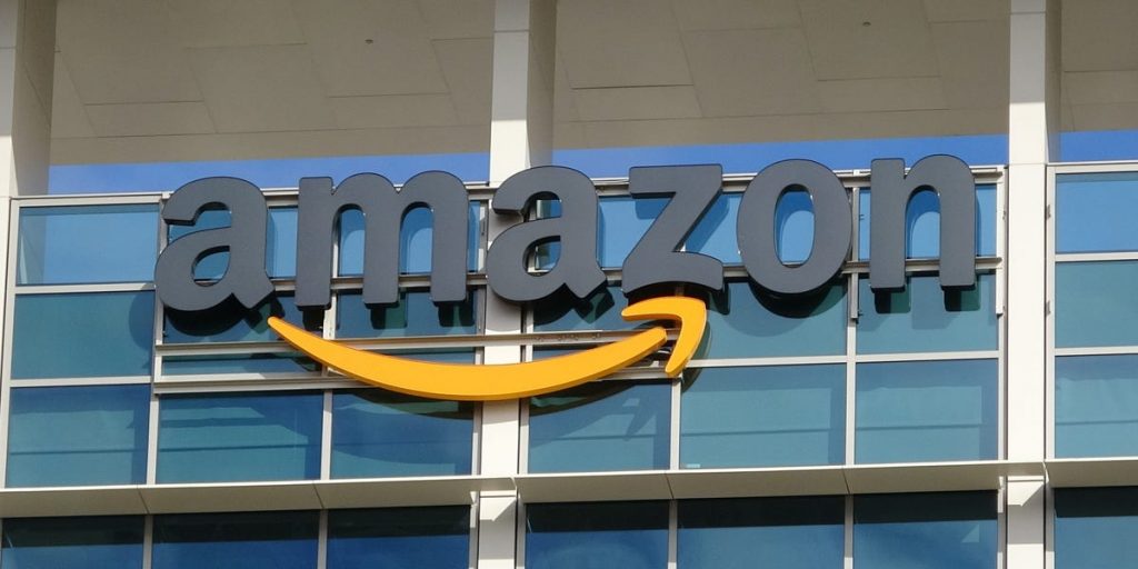 4 ways to contact Amazon customer service