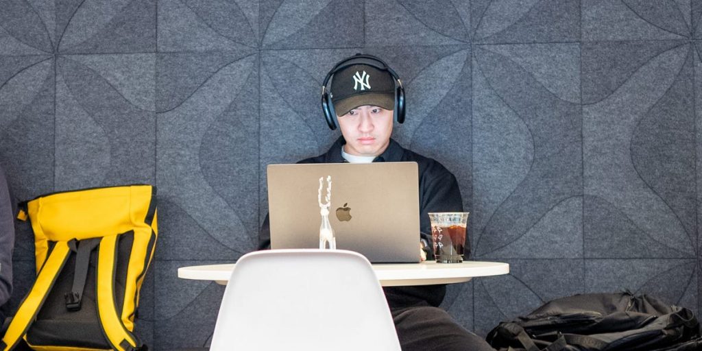 Are you dedicating part of your Sunday to get ahead at work? Take our survey.
