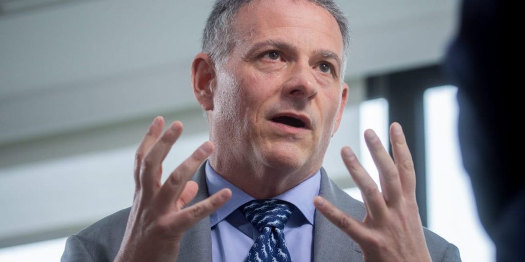 Billionaire David Einhorn Claims Younger Generation’s Impatience Hinders Wealth Building and Homeownership