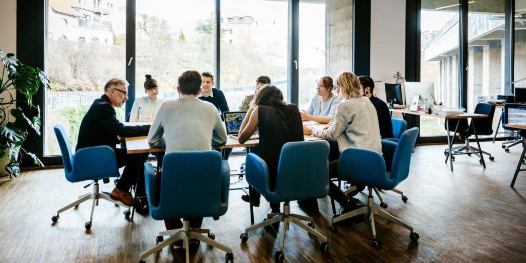 More Meetings May Signal a Raise – What Your Schedule Reveals About Wages
