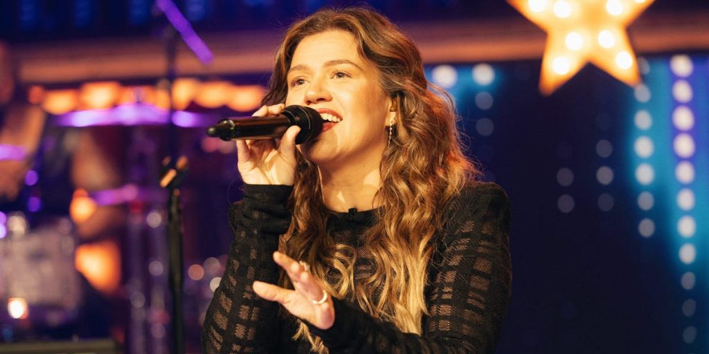 PR expert says Kelly Clarkson mishandled narrative in Brooklyn toy shop feud
